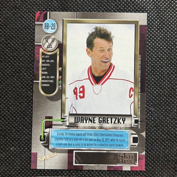 2021 Skybox Metal Universe Wayne Gretzky Retro # RB-20 HOF - Picture 2 of 2